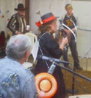 augvfd2004 > NanniePearl had Josh laughing.jpg